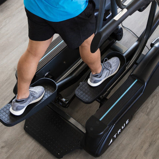 True Fitness 900 Emerge II Commercial Elliptical