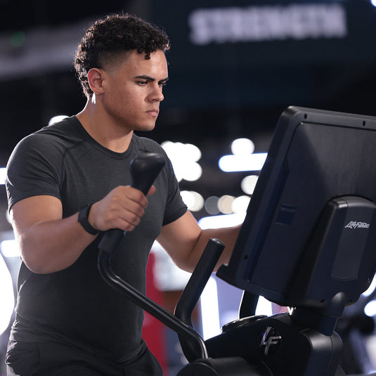 Life Fitness Club Series+ SE4 Elliptical Cross-Trainer