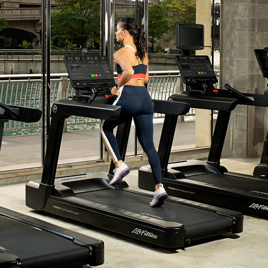 Life Fitness Club Series+ SL Treadmill